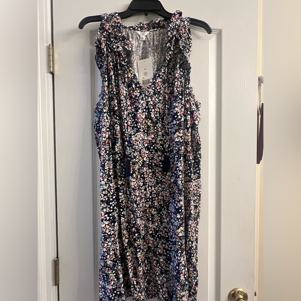 CROWN AND IVY dress. V neck.